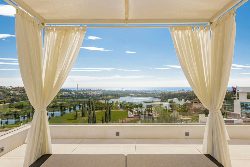 Detached Villa Los Flamingos Málaga - image 10