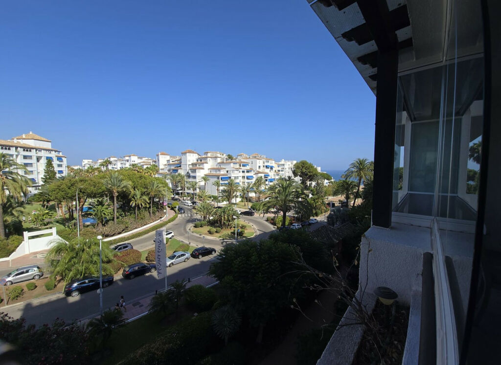 Middle Floor Apartment Marbella Málaga - image 10