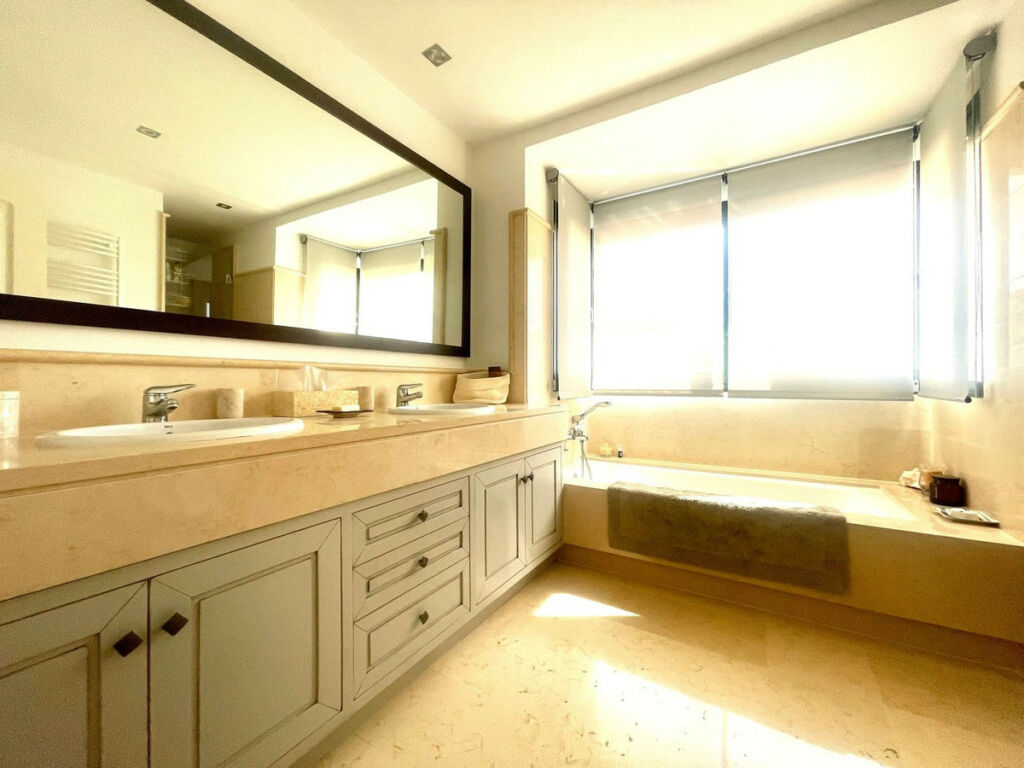 Penthouse Benahavís Málaga - image 10
