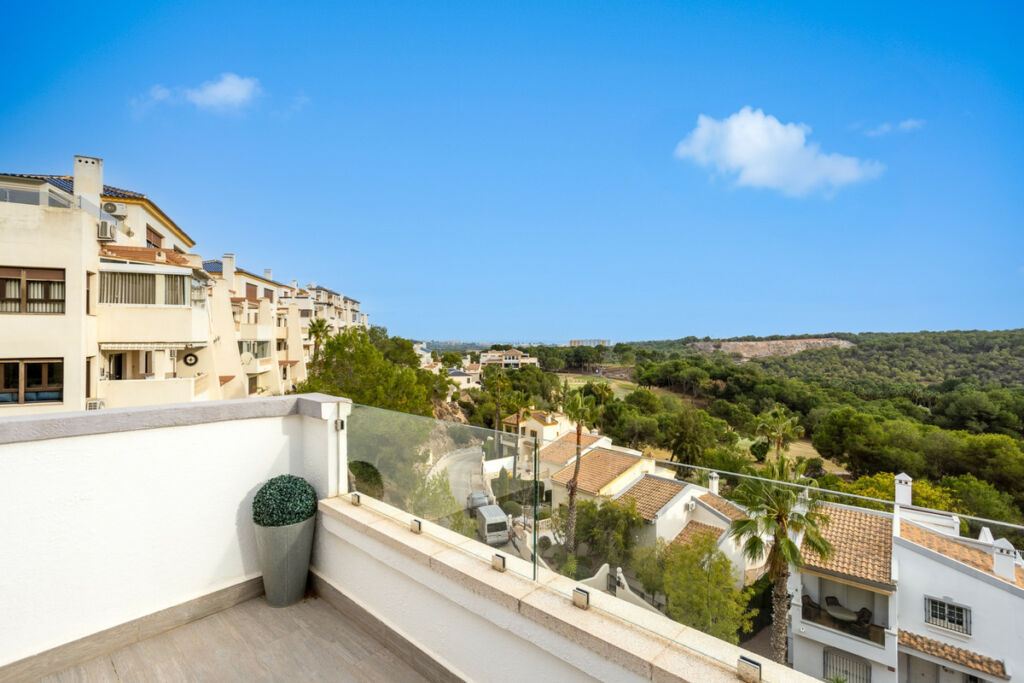 Detached Villa Las Ramblas Golf Alicante - image 11