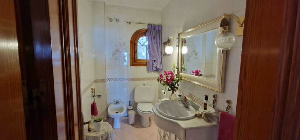 Detached Villa Málaga Este Málaga - image 11