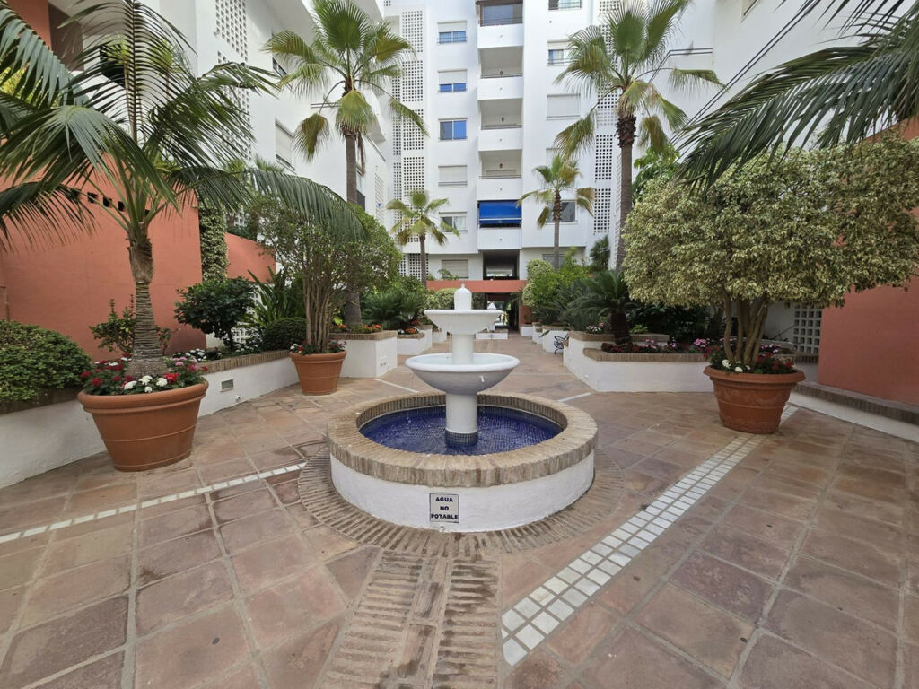 Middle Floor Apartment Marbella Málaga - image 11