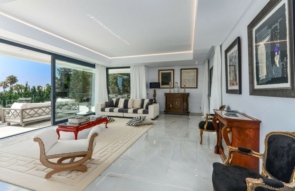 Detached Villa Manilva Málaga - image 11