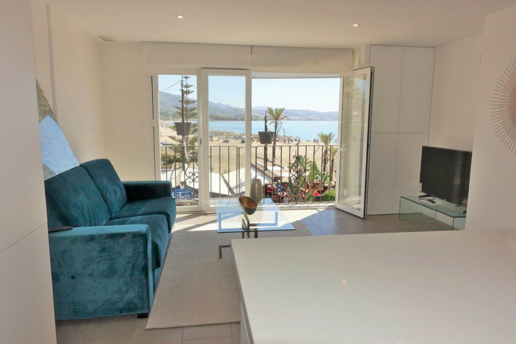 Middle Floor Apartment Puerto Banús Málaga - image 11