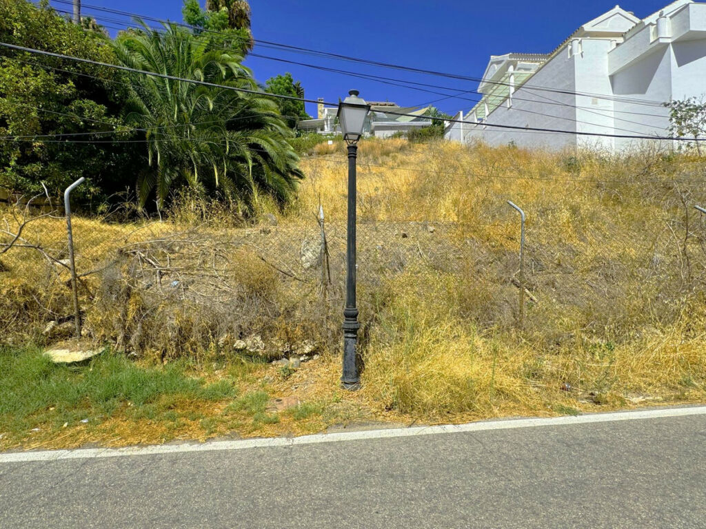 Residential Plot Nueva Andalucía Málaga - image 11