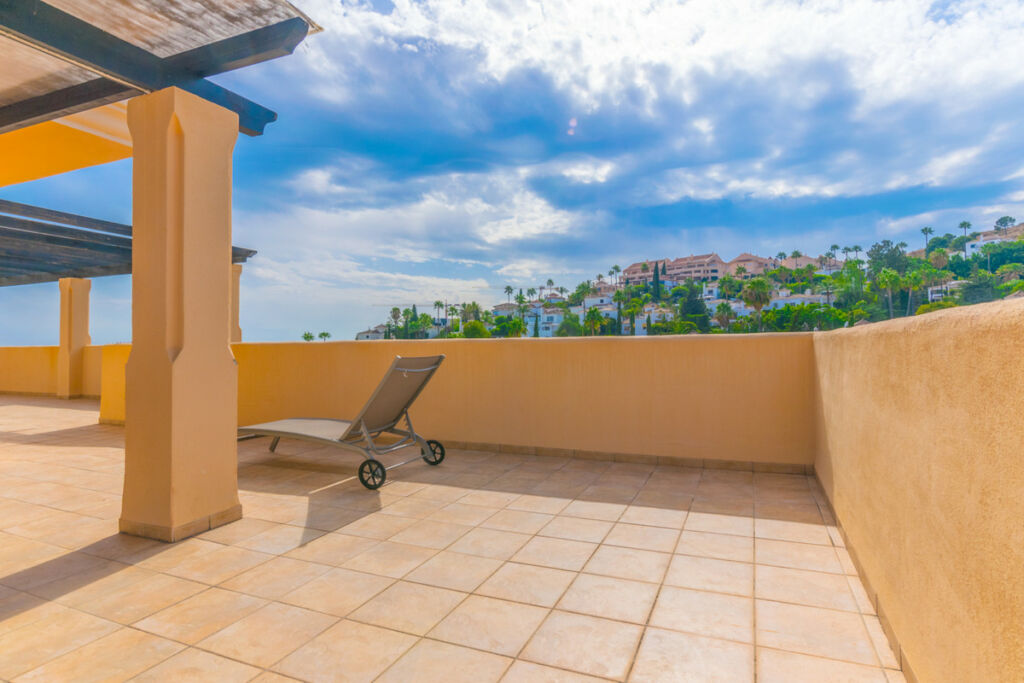 Penthouse Nueva Andalucía Málaga - image 11