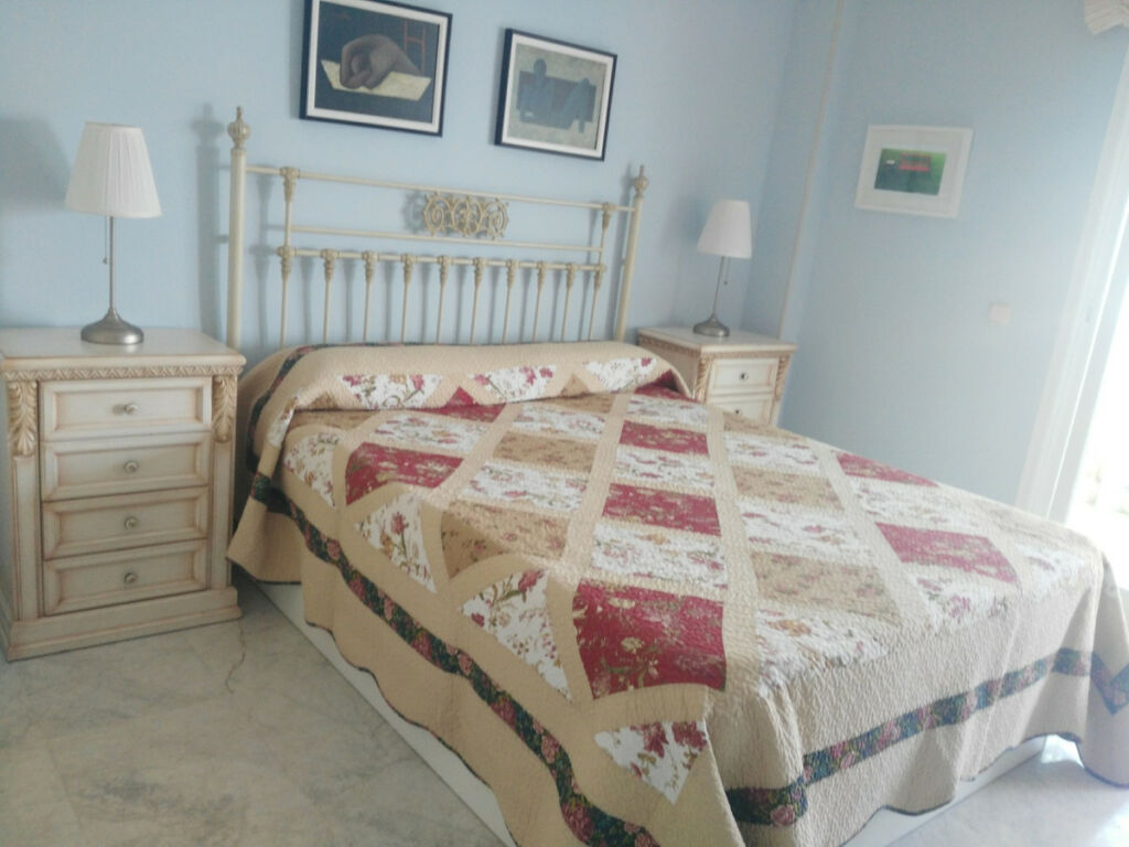 Middle Floor Apartment Puerto Banús Málaga - image 11