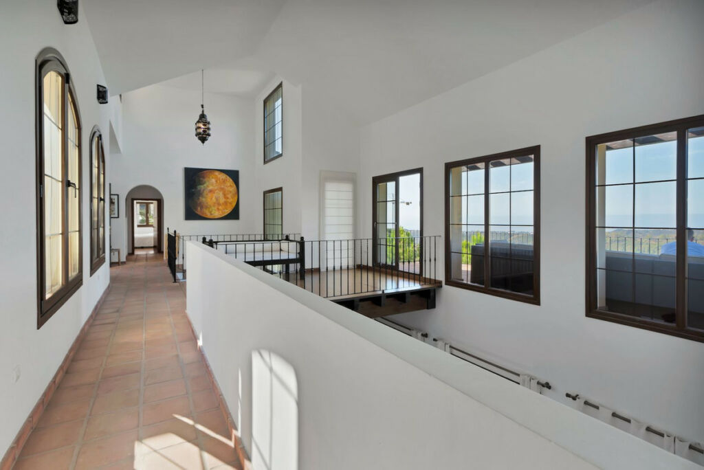 Detached Villa Benahavís Málaga - image 12