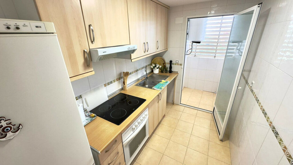 Middle Floor Apartment Benidorm Alicante - image 14