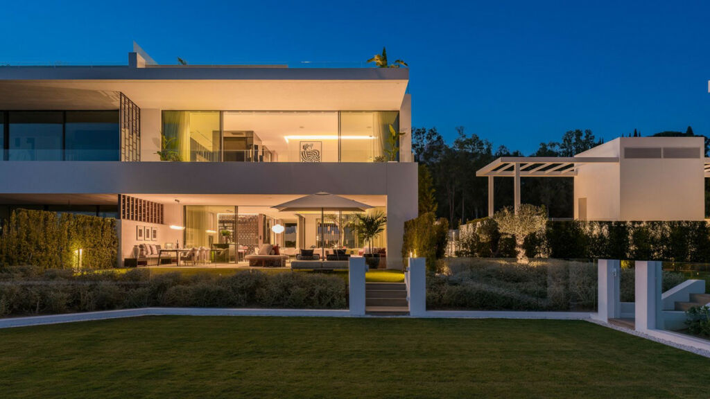 Semi-Detached House The Golden Mile Málaga - image 8