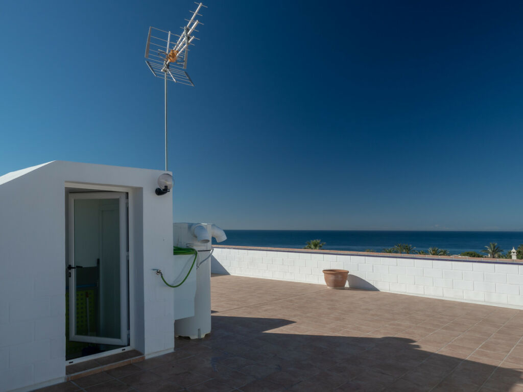 Detached Villa Las Chapas Málaga - image 12