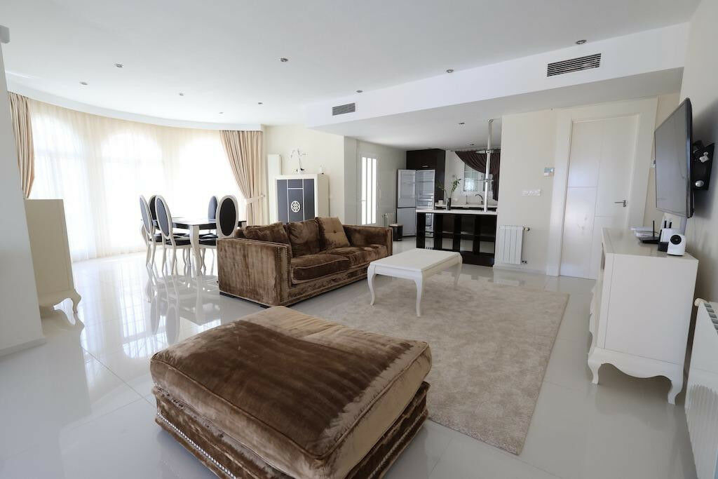 Detached Villa Ciudad Quesada Alicante - image 12