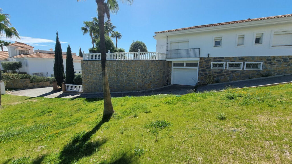 Detached Villa Benahavís Málaga - image 12