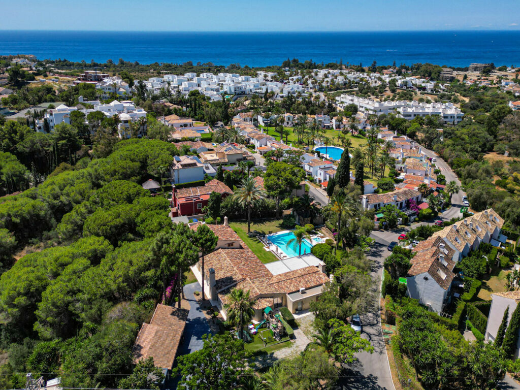Detached Villa Río Real Málaga - image 39