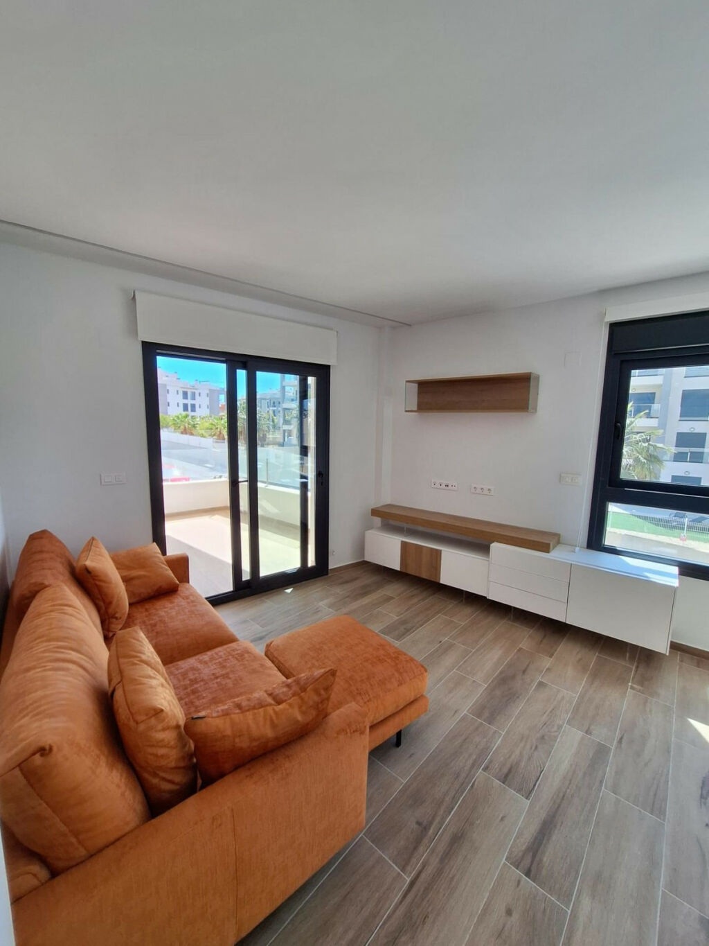 Middle Floor Apartment San Miguel de Salinas Alicante - image 11