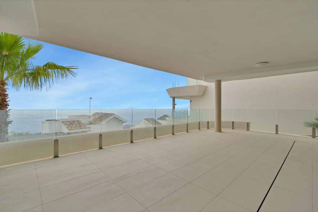 Middle Floor Apartment Benalmadena Málaga - image 12