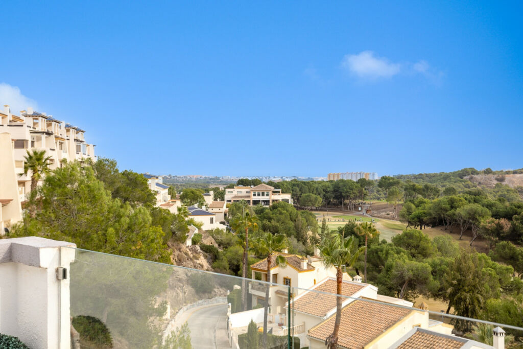 Detached Villa Las Ramblas Golf Alicante - image 12