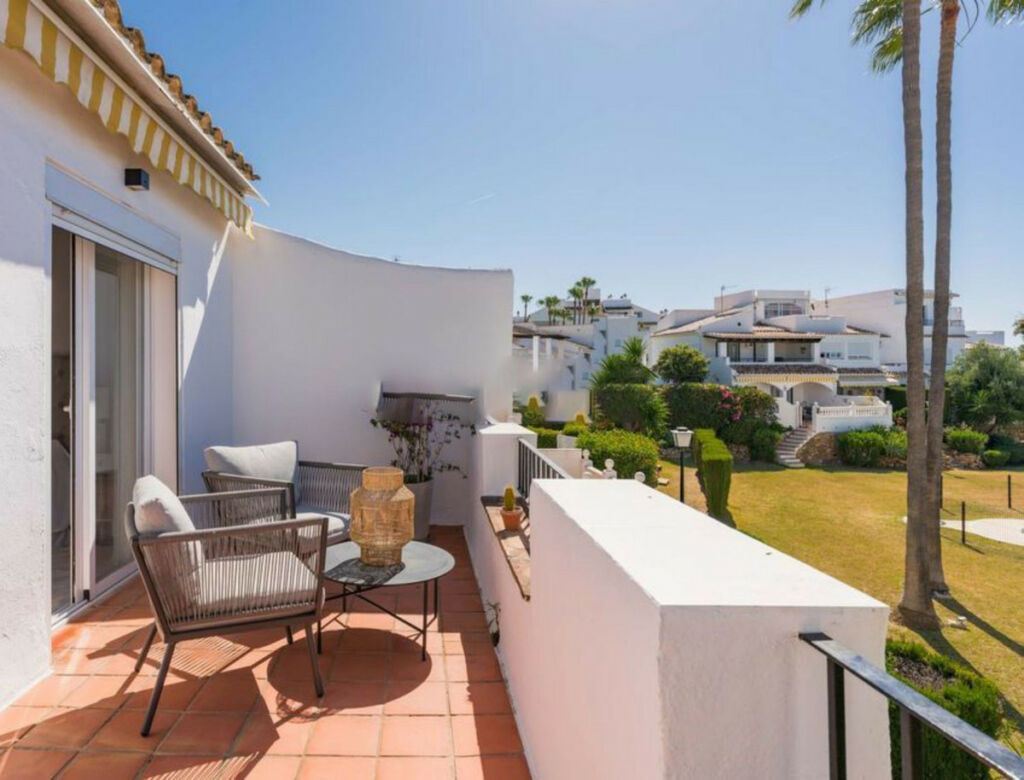 Townhouse Atalaya Málaga - image 12