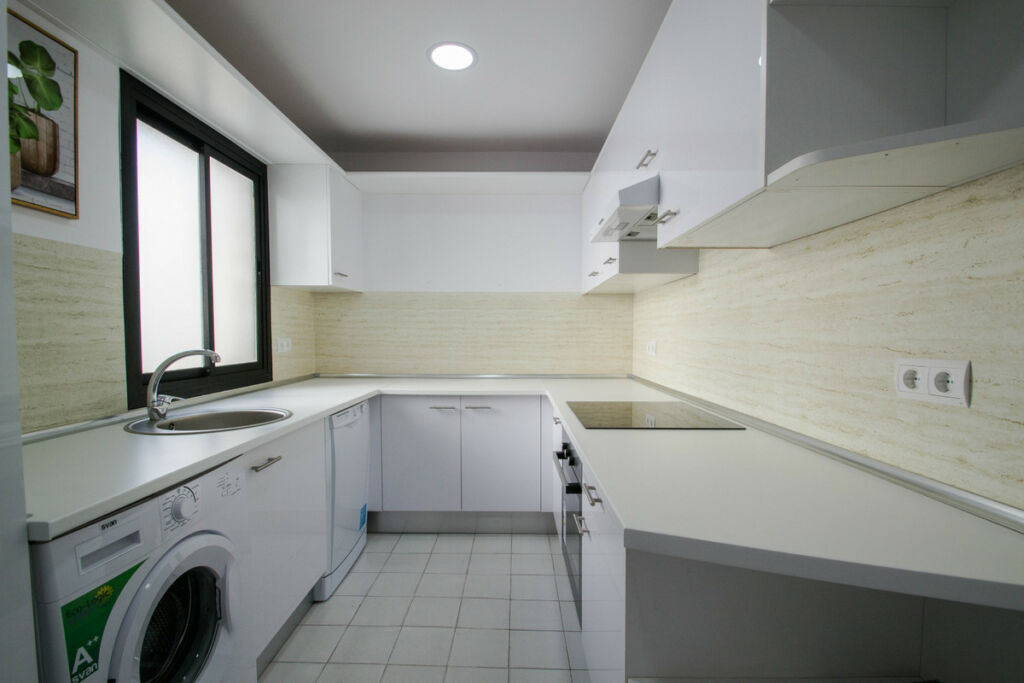 Middle Floor Apartment Puerto Banús Málaga - image 13