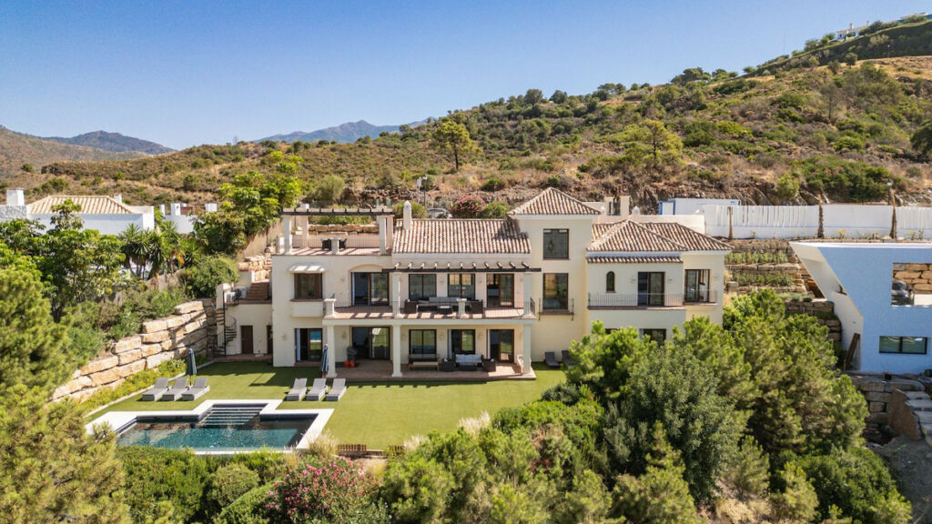 Detached Villa Benahavís Málaga - image 13