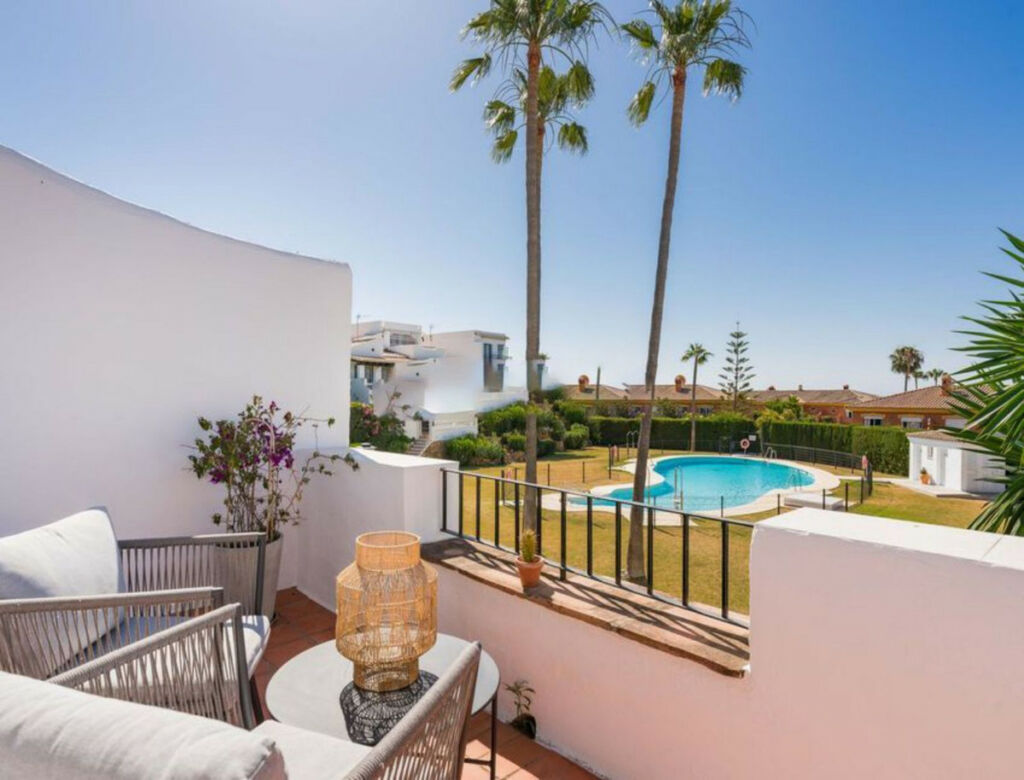 Townhouse Atalaya Málaga - image 13