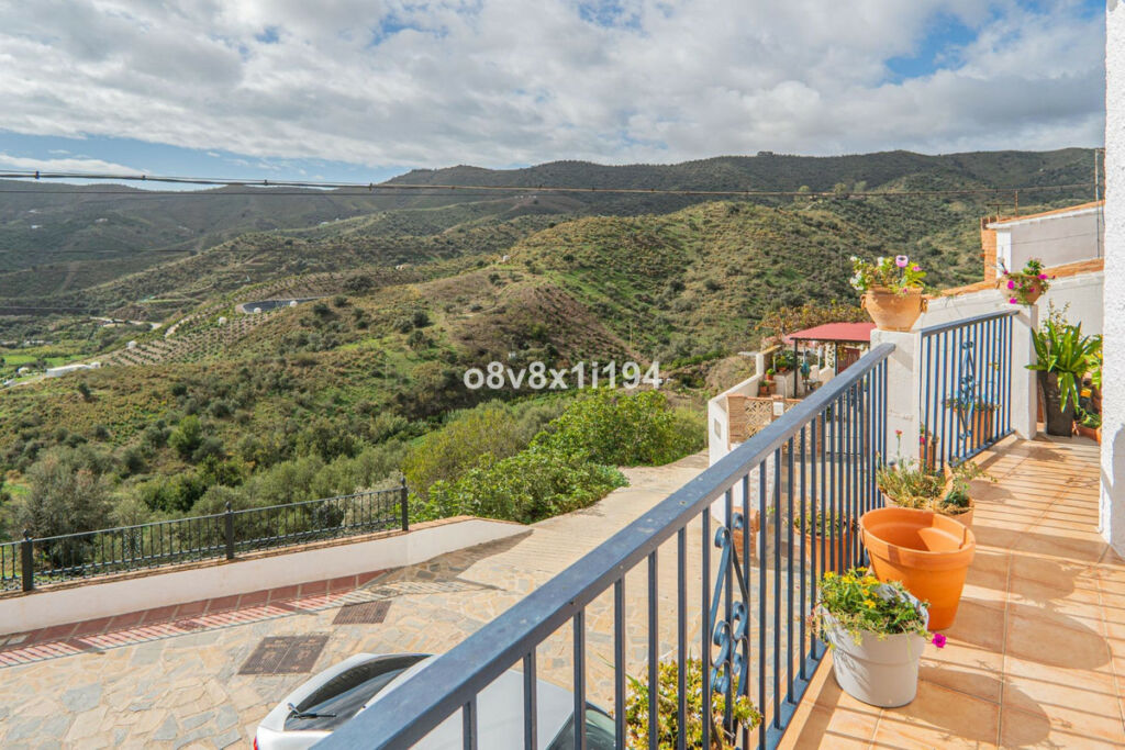 Detached Villa Macharaviaya Málaga - image 13