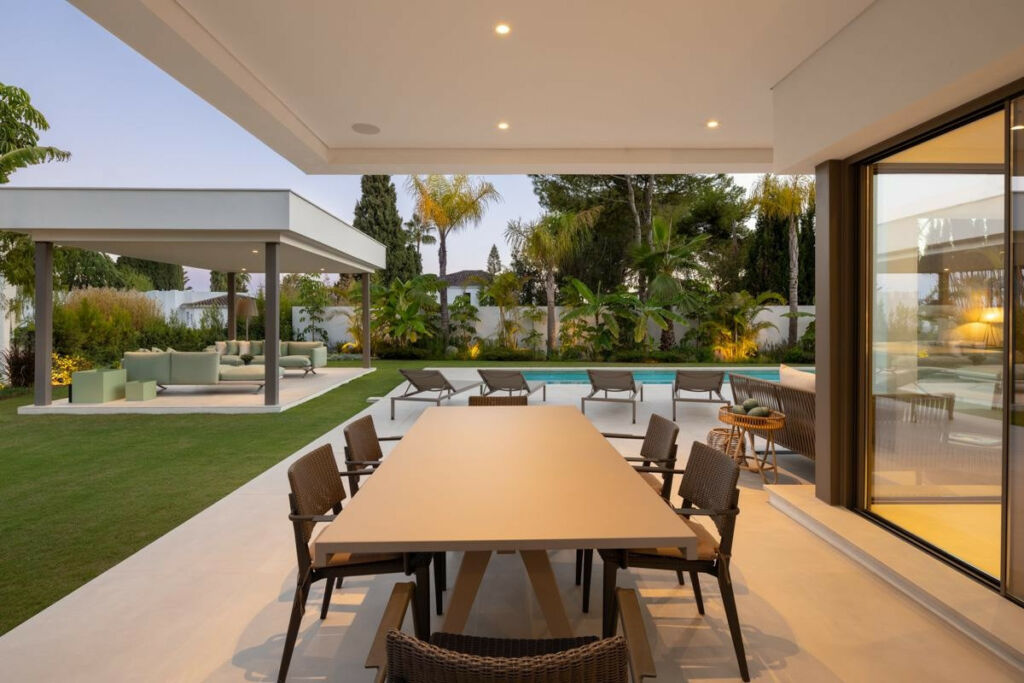 Detached Villa The Golden Mile Málaga - image 13