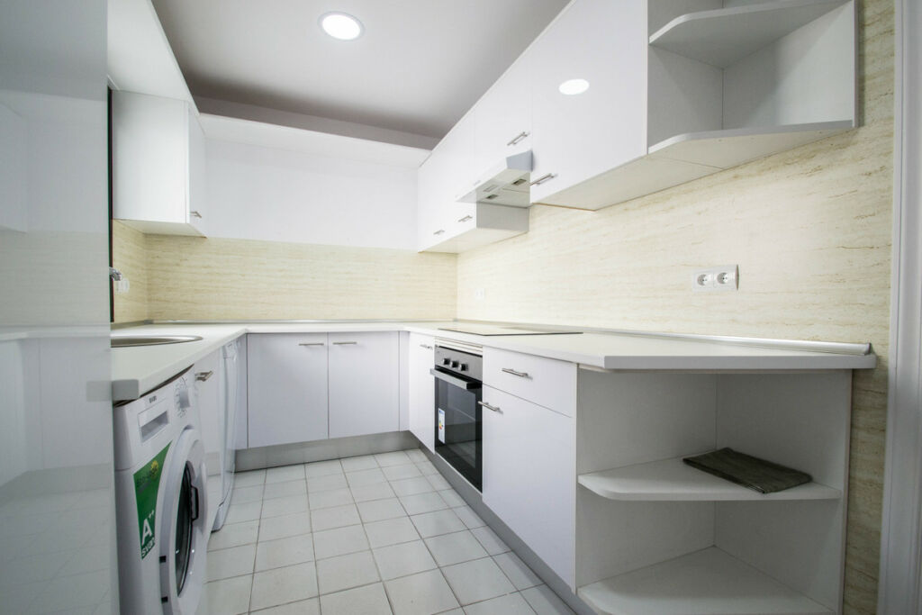 Middle Floor Apartment Puerto Banús Málaga - image 14