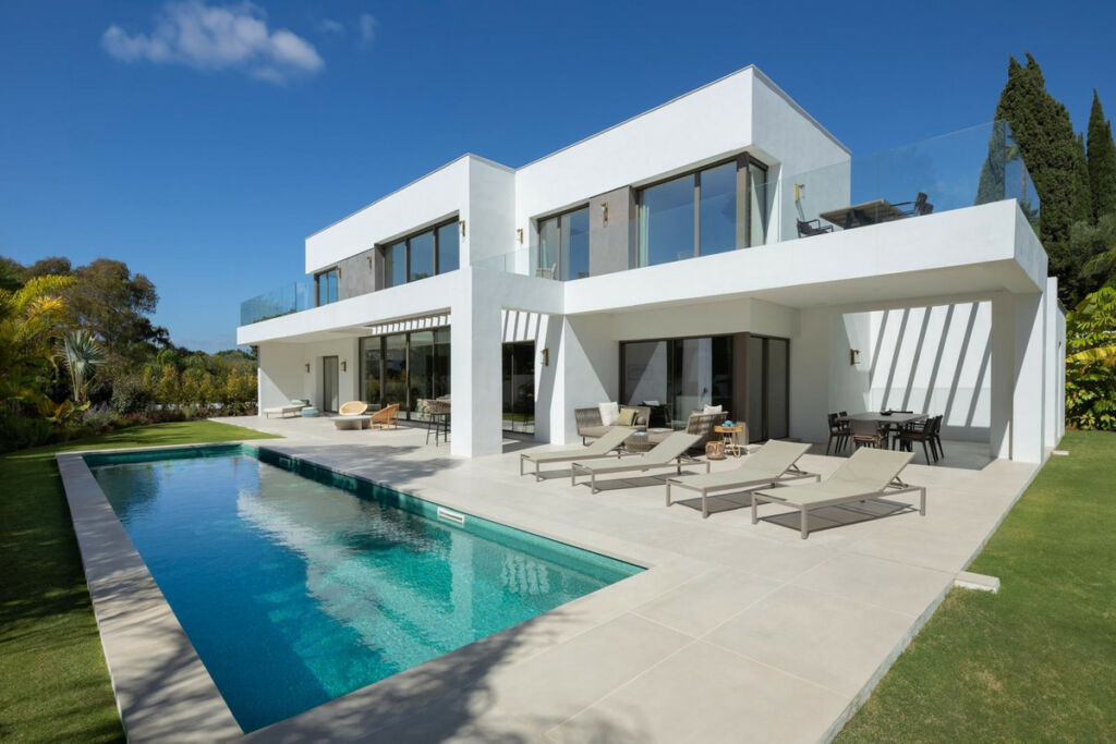 Detached Villa The Golden Mile Málaga - image 14
