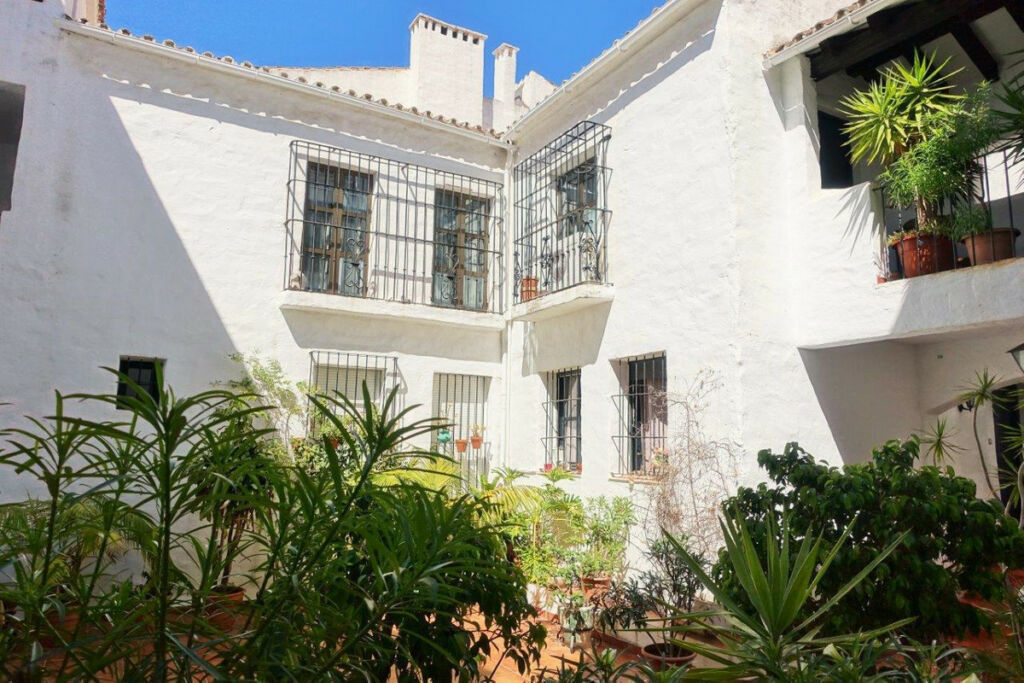 Middle Floor Apartment Puerto Banús Málaga - image 14