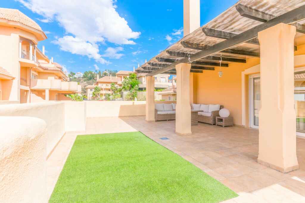 Penthouse Nueva Andalucía Málaga - image 14