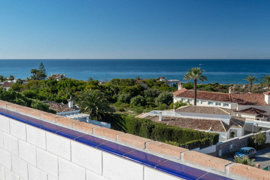 Detached Villa Las Chapas Málaga - image 15