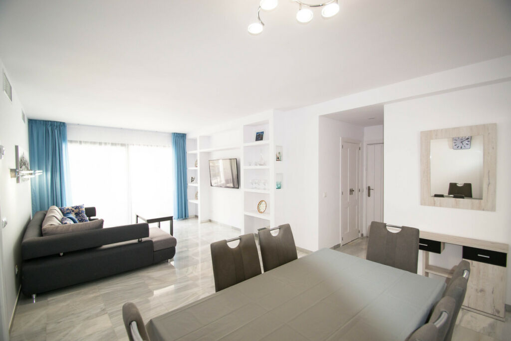 Middle Floor Apartment Puerto Banús Málaga - image 15