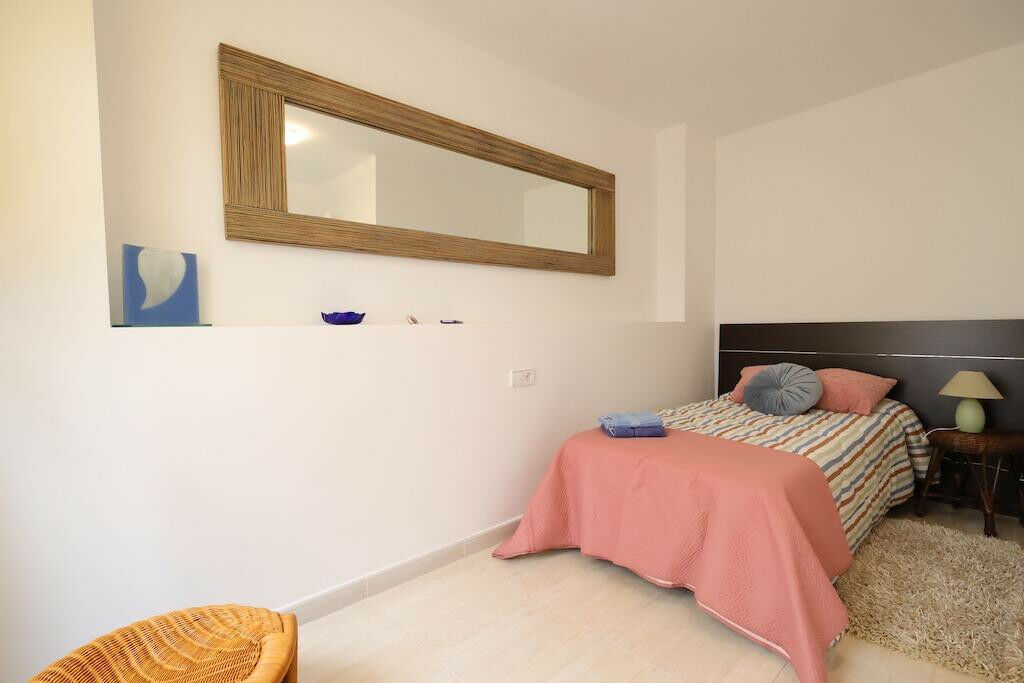 Middle Floor Apartment Torrevieja Alicante - image 15