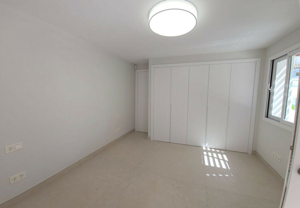Detached Villa Marbella Málaga - image 16