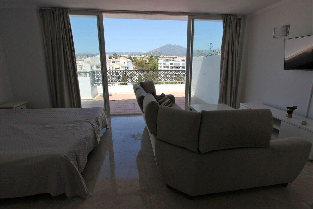 Penthouse Puerto Banús Málaga - image 16