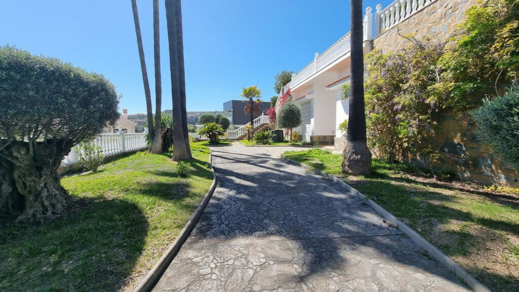 Detached Villa Benahavís Málaga - image 16