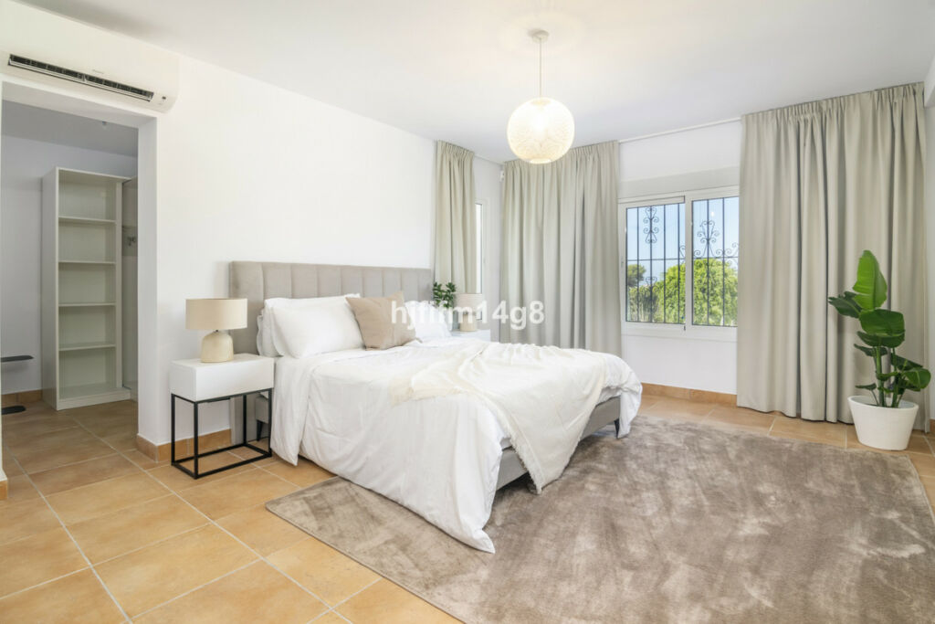 Detached Villa San Pedro de Alcántara Málaga - image 16