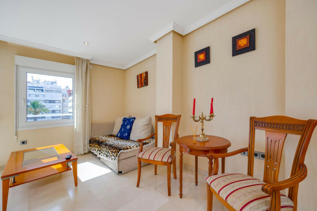 Middle Floor Apartment Torrevieja Alicante - image 17