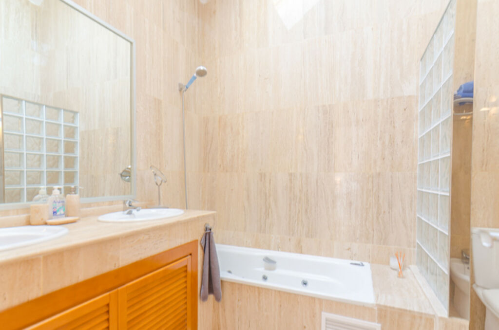 Penthouse Nueva Andalucía Málaga - image 17
