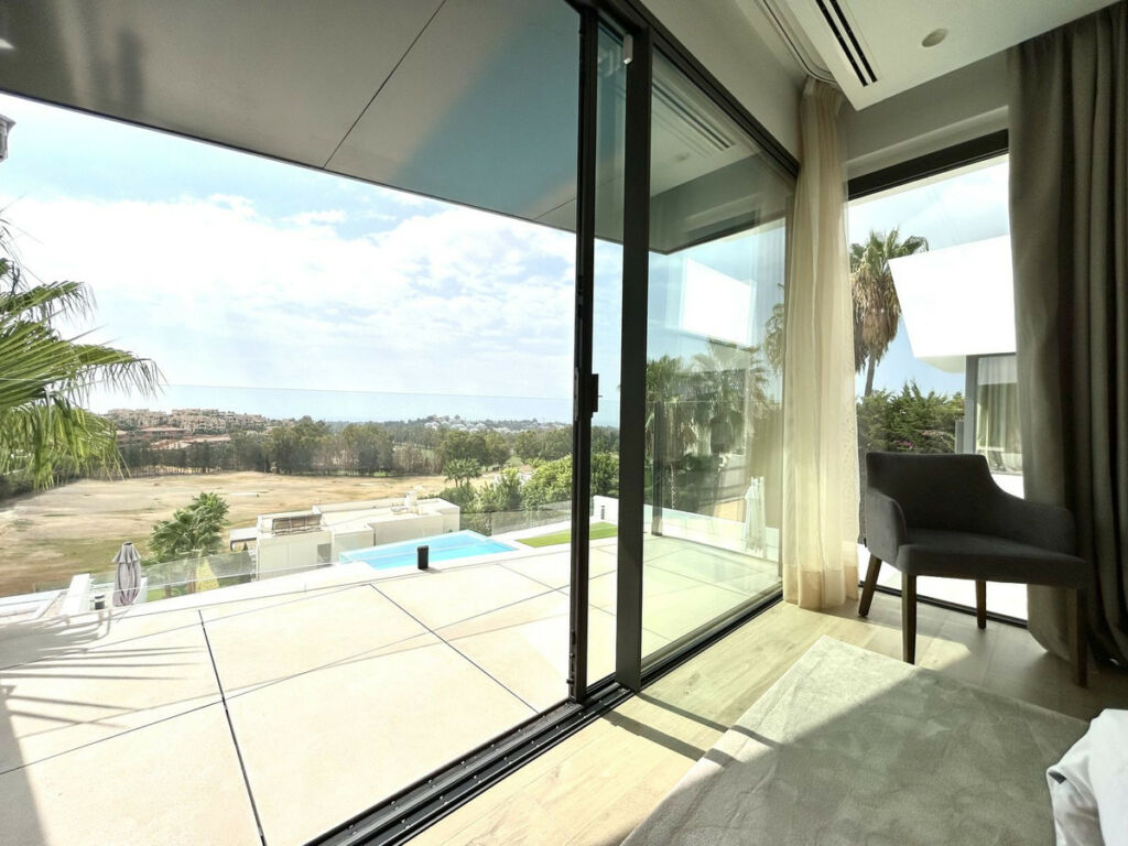 Detached Villa Benahavís Málaga - image 17