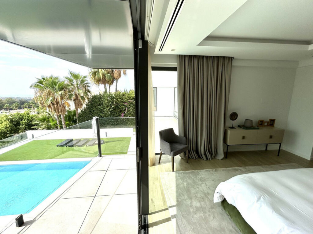 Detached Villa Benahavís Málaga - image 18
