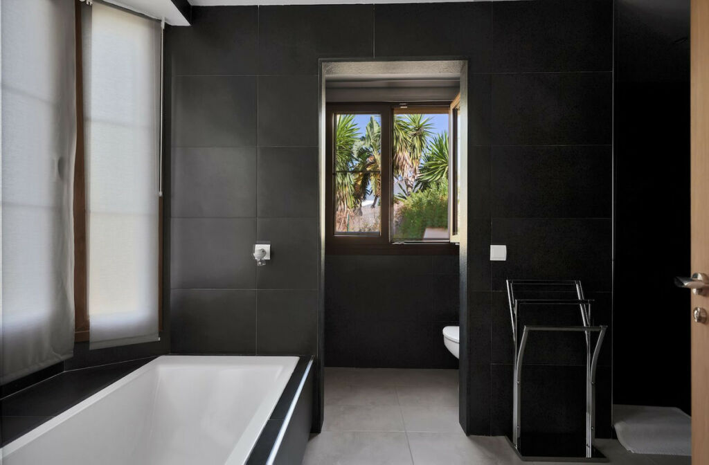 Detached Villa Benahavís Málaga - image 18