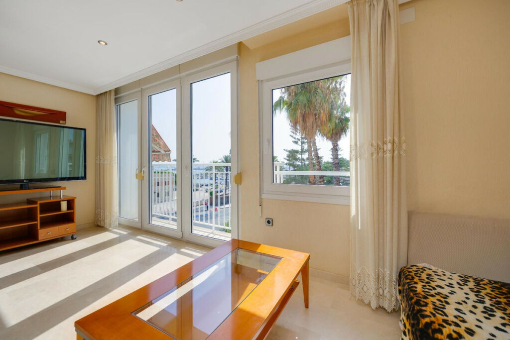 Middle Floor Apartment Torrevieja Alicante - image 18