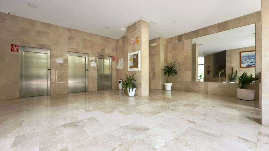 Middle Floor Apartment Benidorm Alicante - image 20