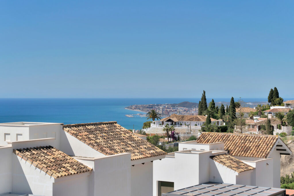 Middle Floor Apartment Benalmadena Málaga - image 18