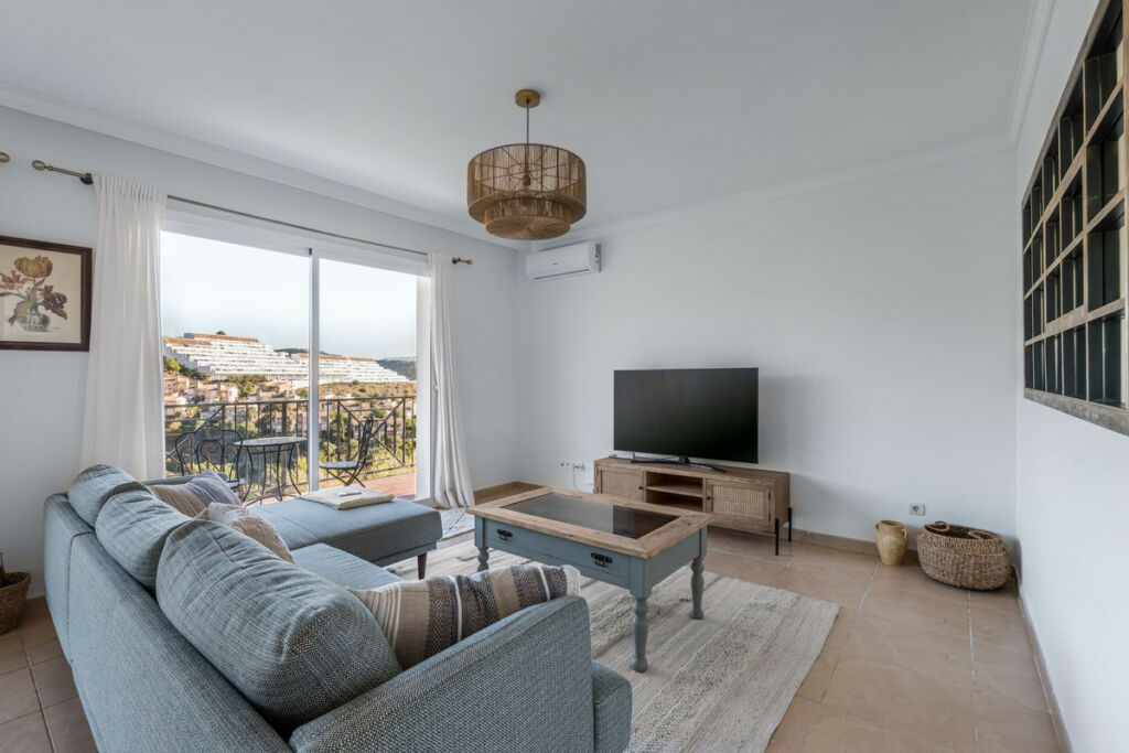 Detached Villa Estepona Málaga - image 18