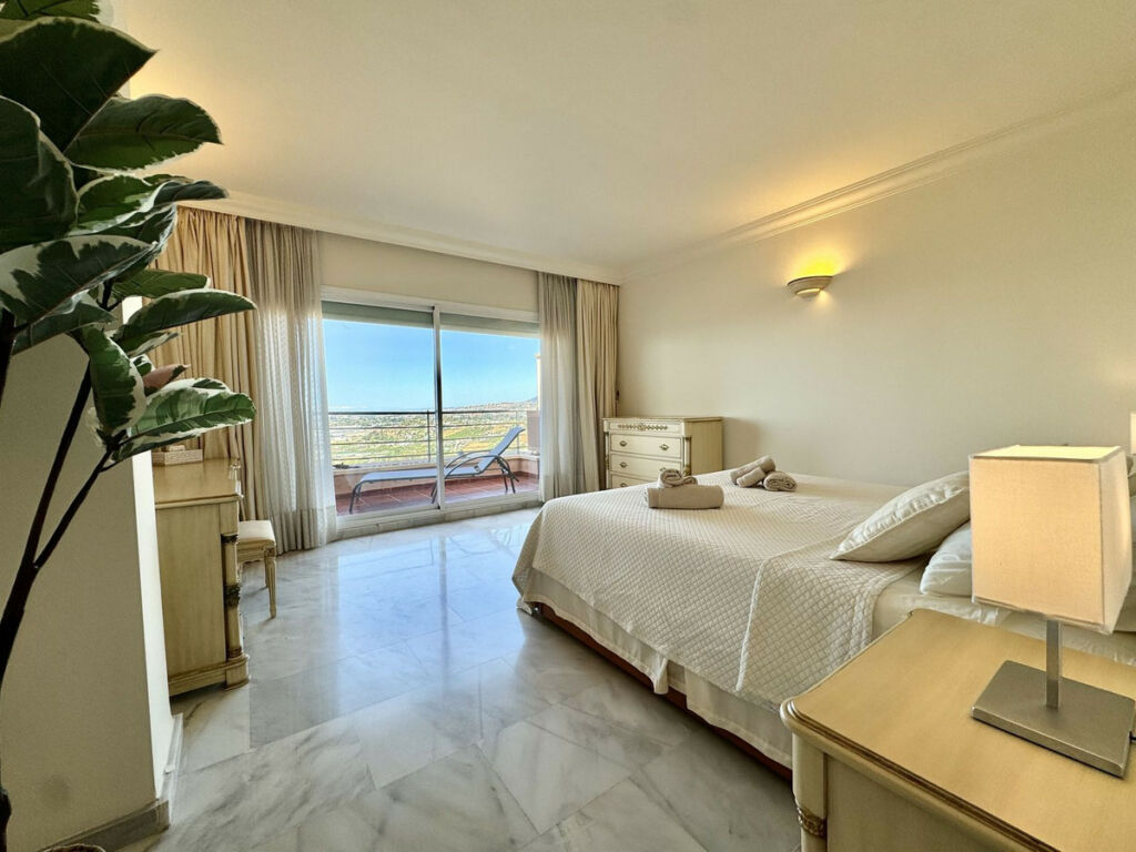Middle Floor Apartment Nueva Andalucía Málaga - image 19