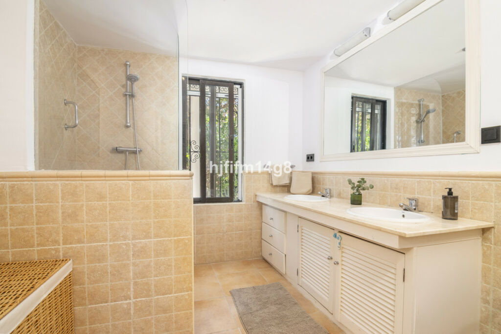 Detached Villa San Pedro de Alcántara Málaga - image 19