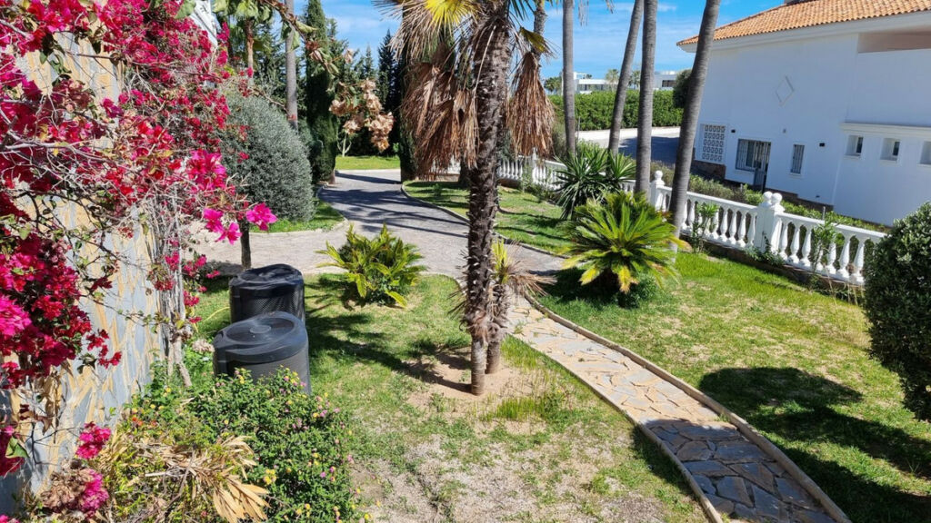 Detached Villa Benahavís Málaga - image 19
